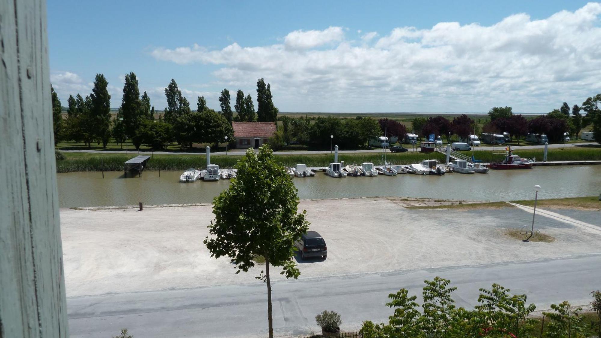 Le Domaine Du Meunier Hotel Mortagne-sur-Gironde Bilik gambar