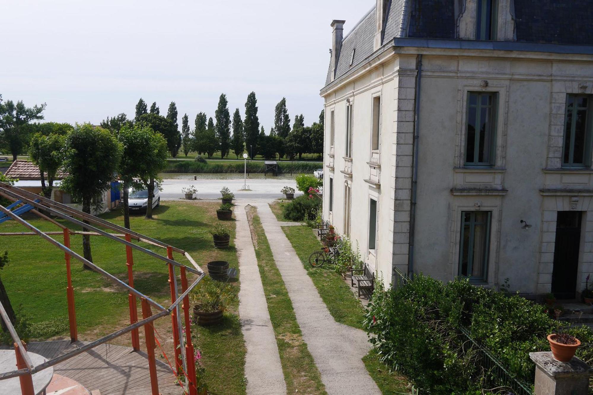 Le Domaine Du Meunier Hotel Mortagne-sur-Gironde Bilik gambar